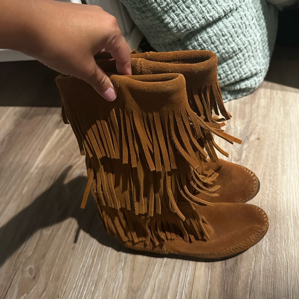 Minnetonka Tan Fringed Moccasin Boots